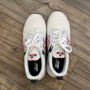 New Balance Tennis Shoes